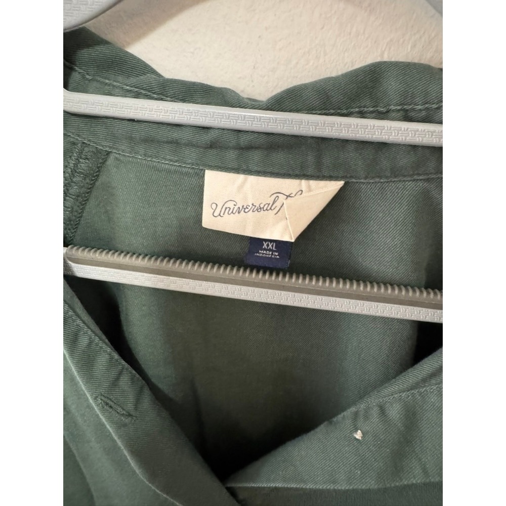 Universal Thread Womens Sage Green Button Down Shirt Long Sleeve Size XS - Picture 3 of 3